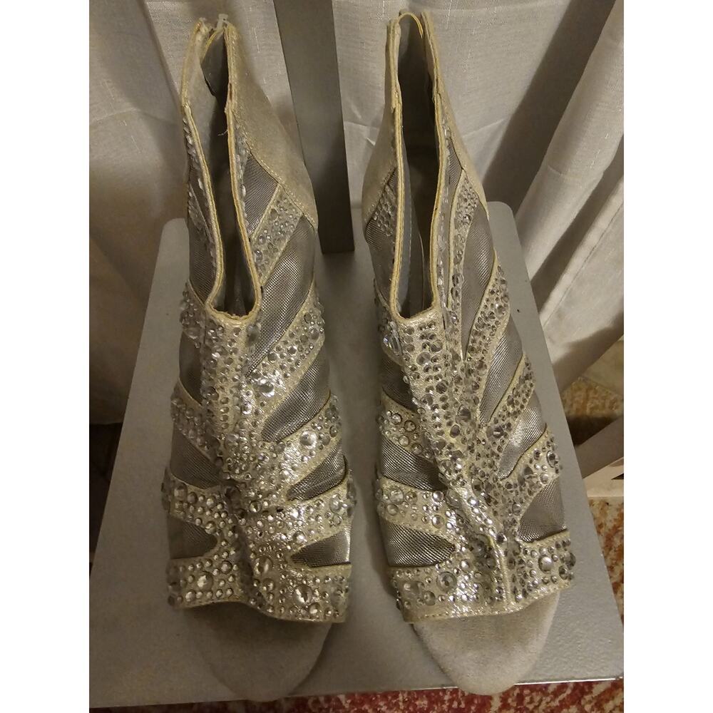 Silver Heels Size 8W | Sparkle Zipper Back‎ Wedge | Joan Boyce